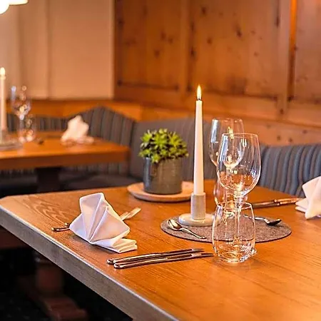 Johanneshof Hotel 4*